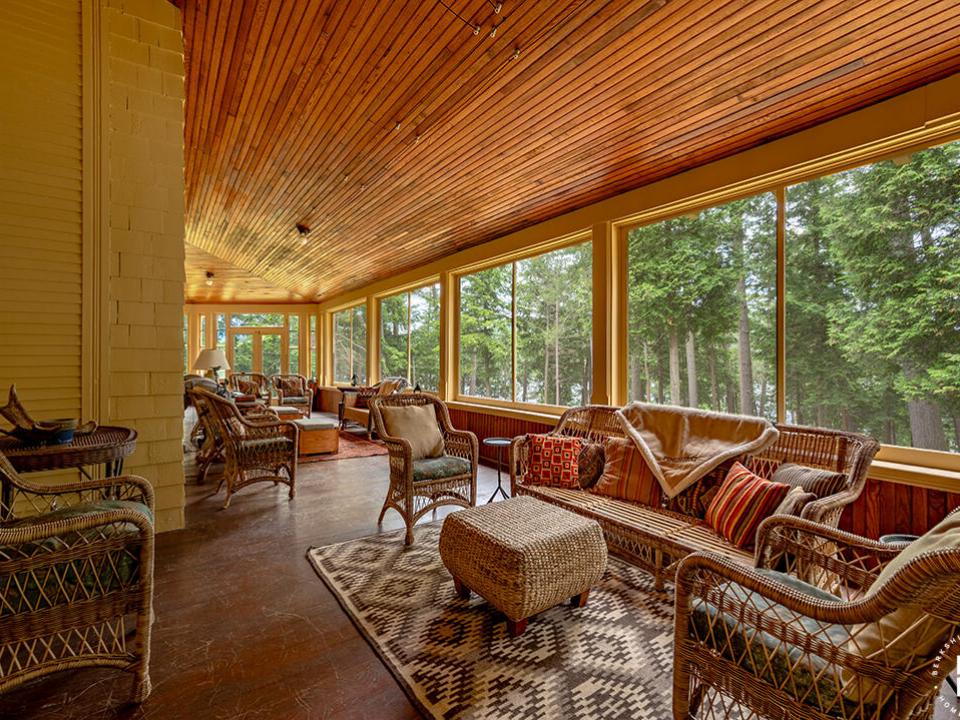 HistoricHomeOnLowerSaranacLake_MH_Screen