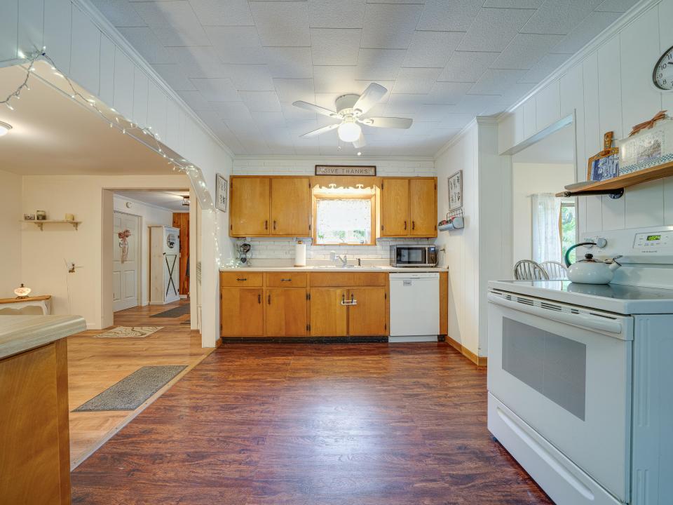 12761 NY-30-57
