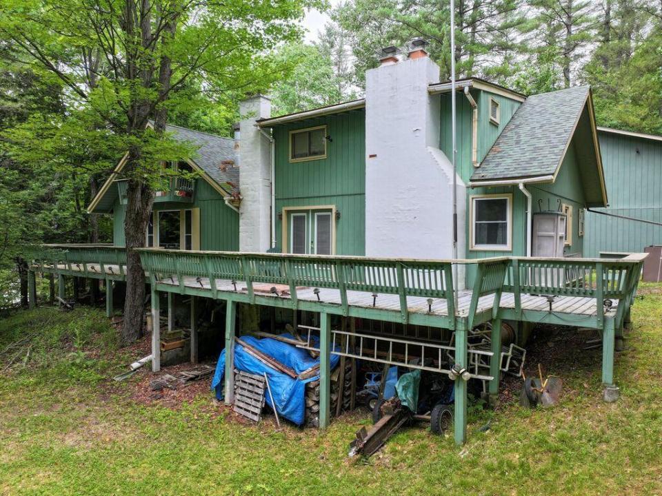 259 River Rd deck