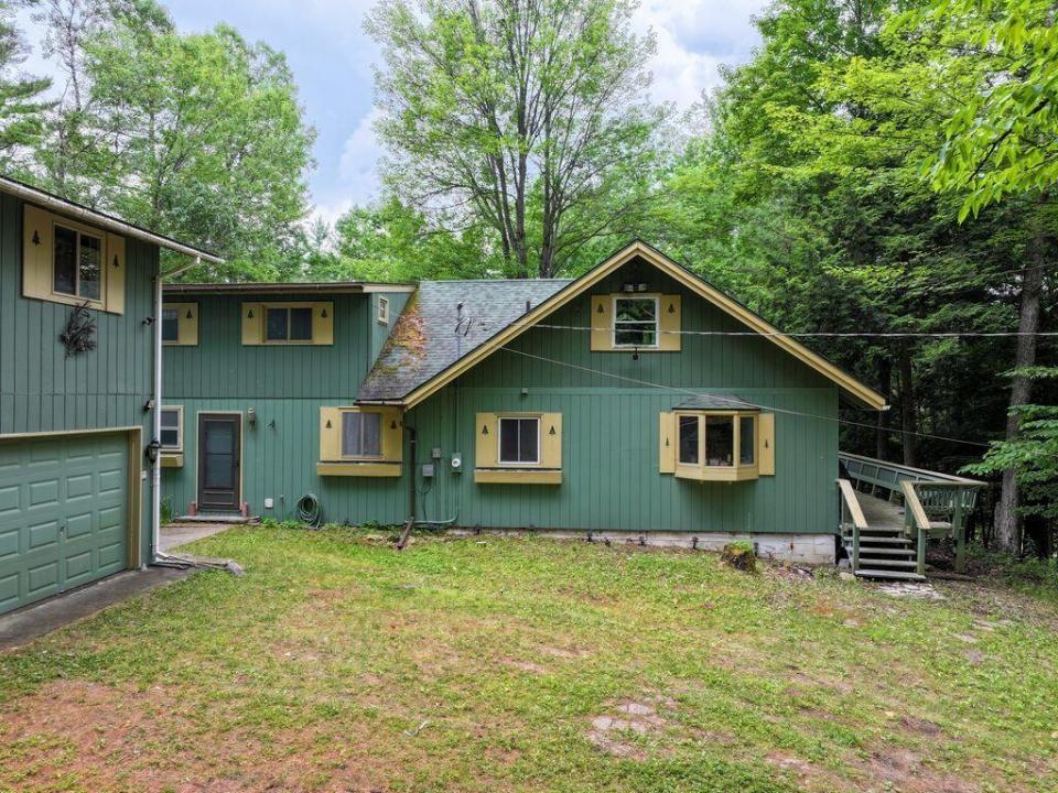 259 River Rd house
