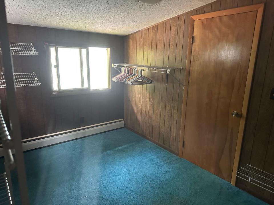 259 River Rd Closet