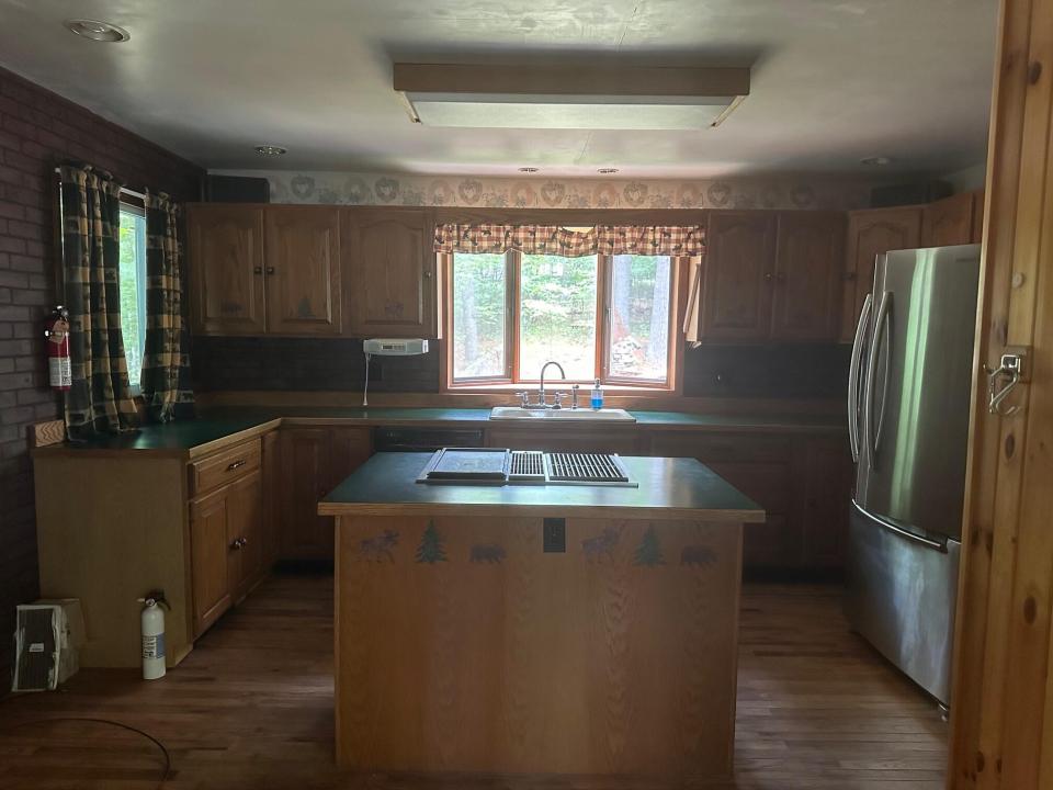 259 River Rd Kitchen