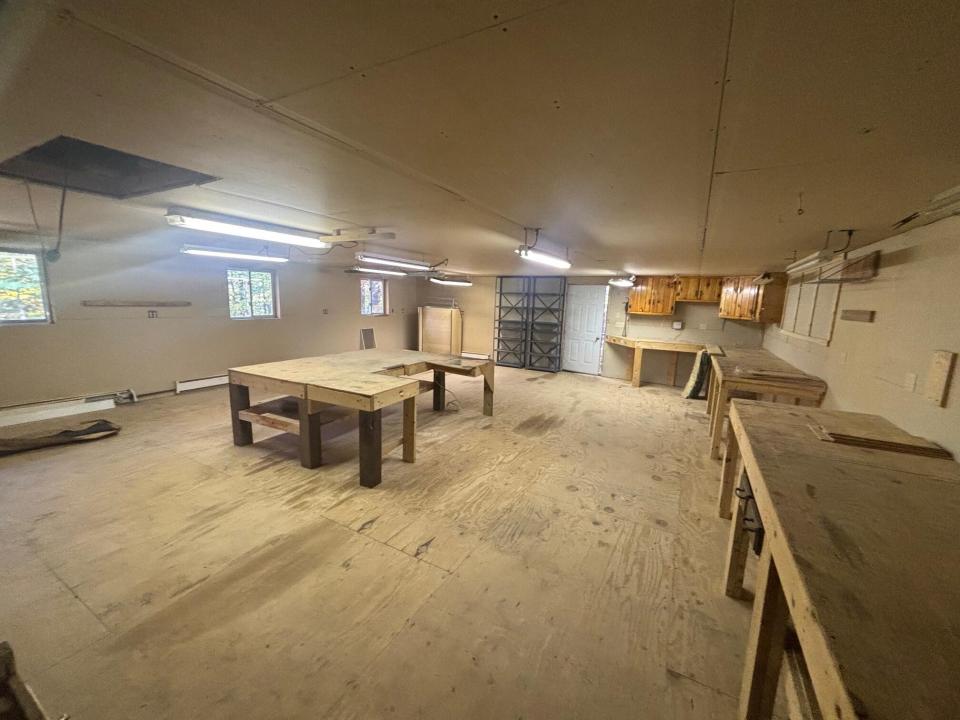 259 River Rd above garage