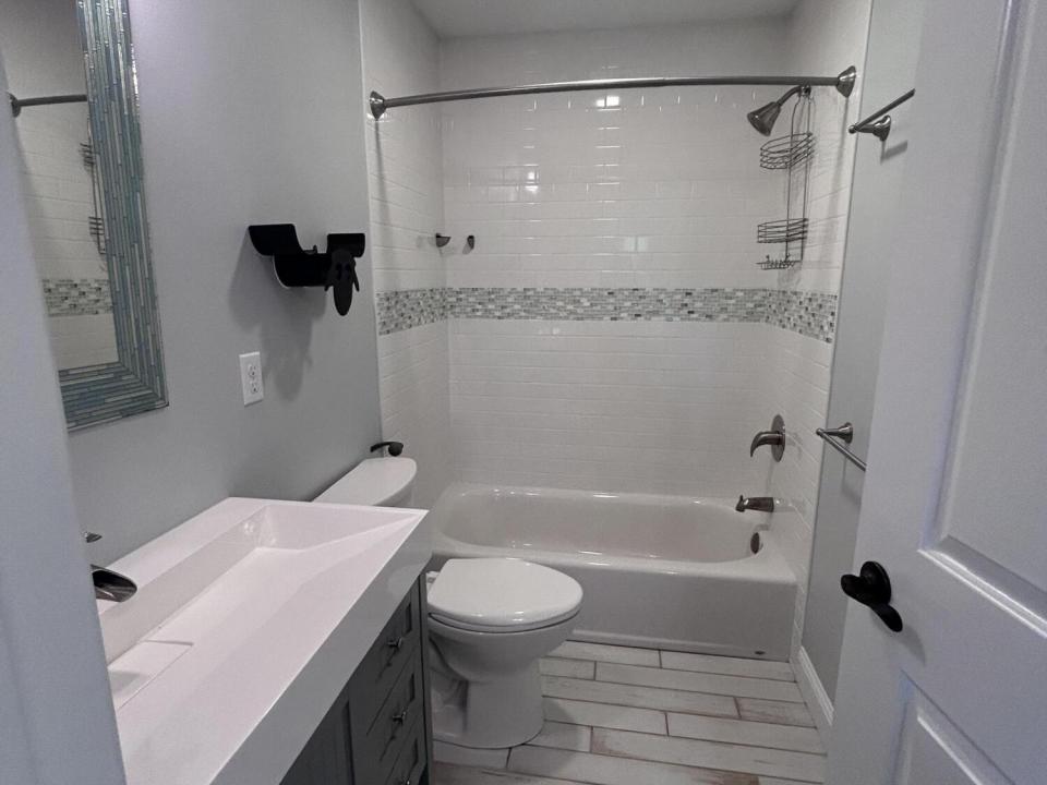 Full Bathroom
