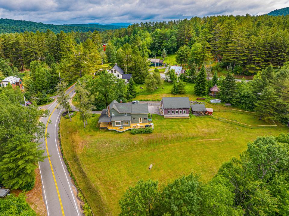 11 N Point Rd-23