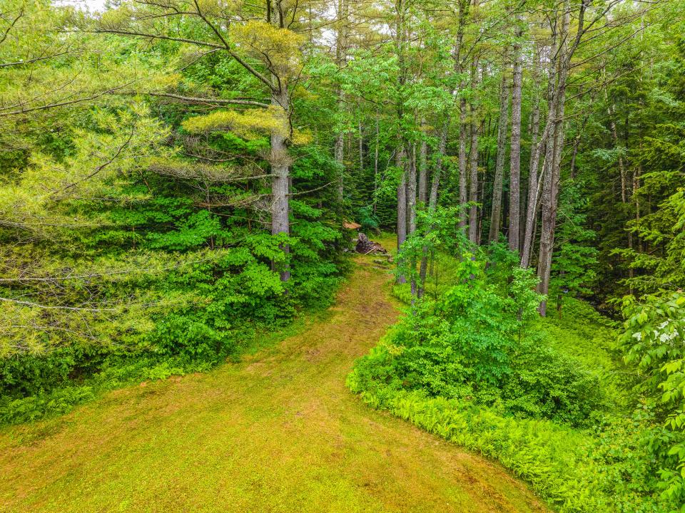 11 N Point Rd-31