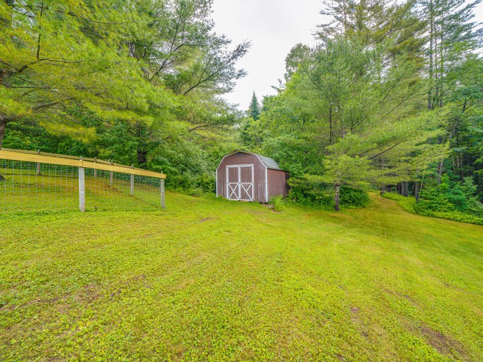 11 N Point Rd-42