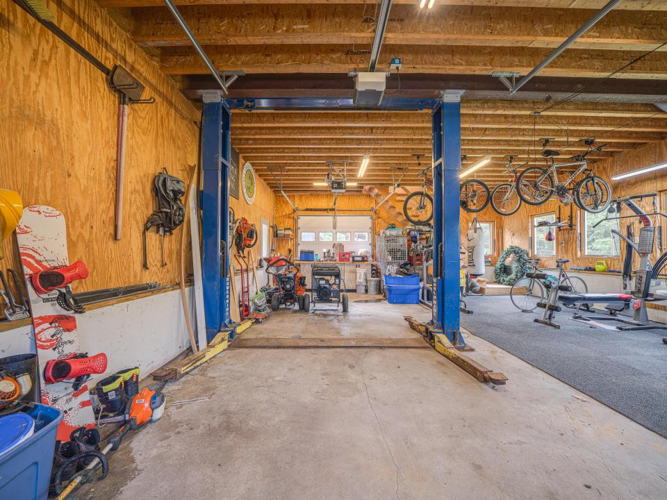 11 N Point Rd-49