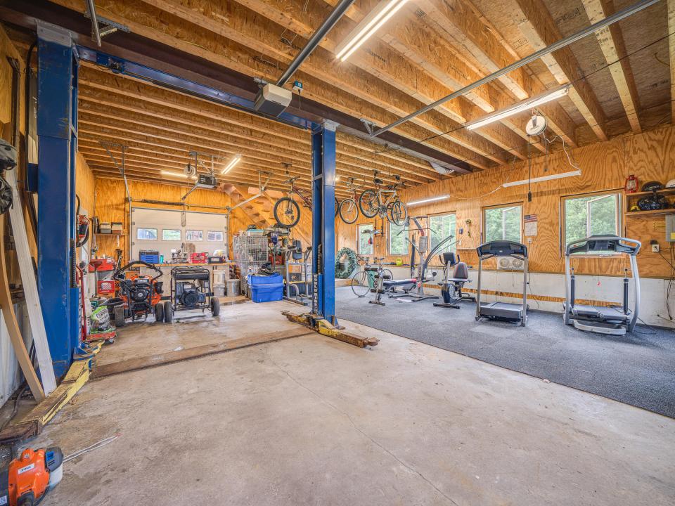 11 N Point Rd-50