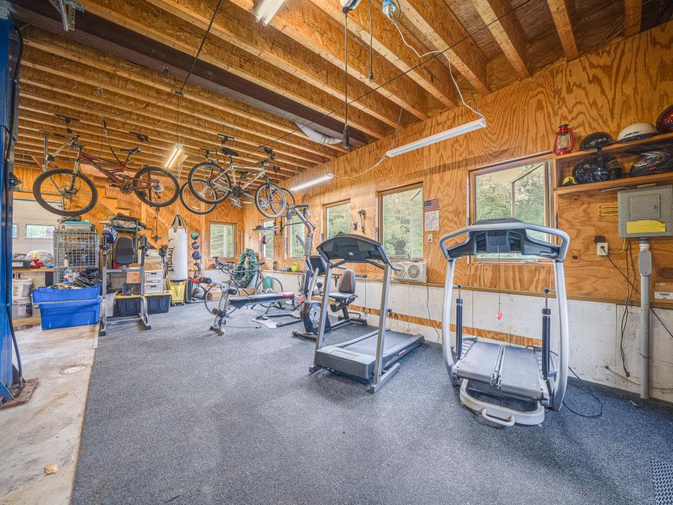 11 N Point Rd-51