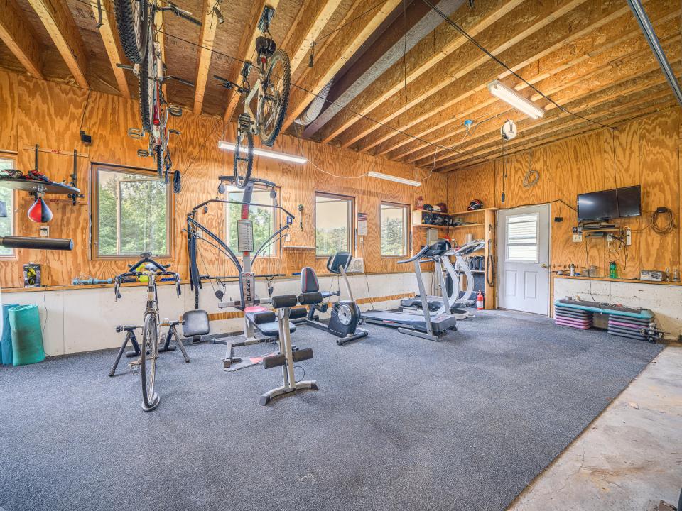 11 N Point Rd-52