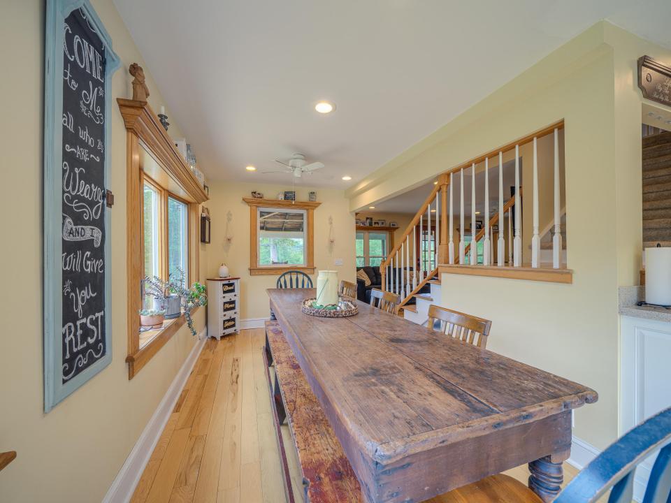 11 N Point Rd-85