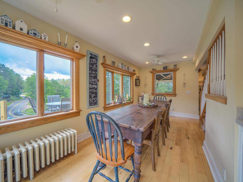 11 N Point Rd-86
