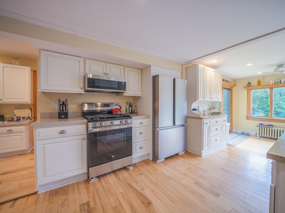 11 N Point Rd-87