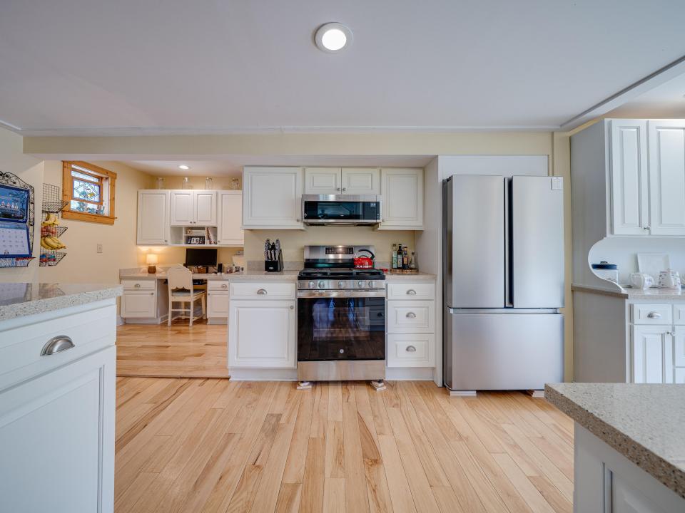 11 N Point Rd-90