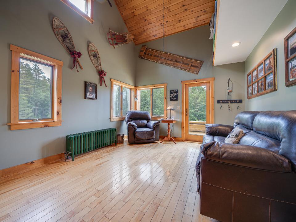 11 N Point Rd-98