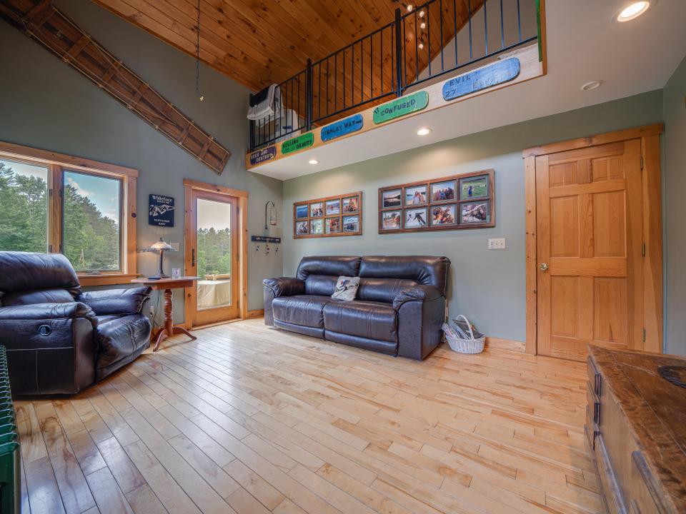 11 N Point Rd-99