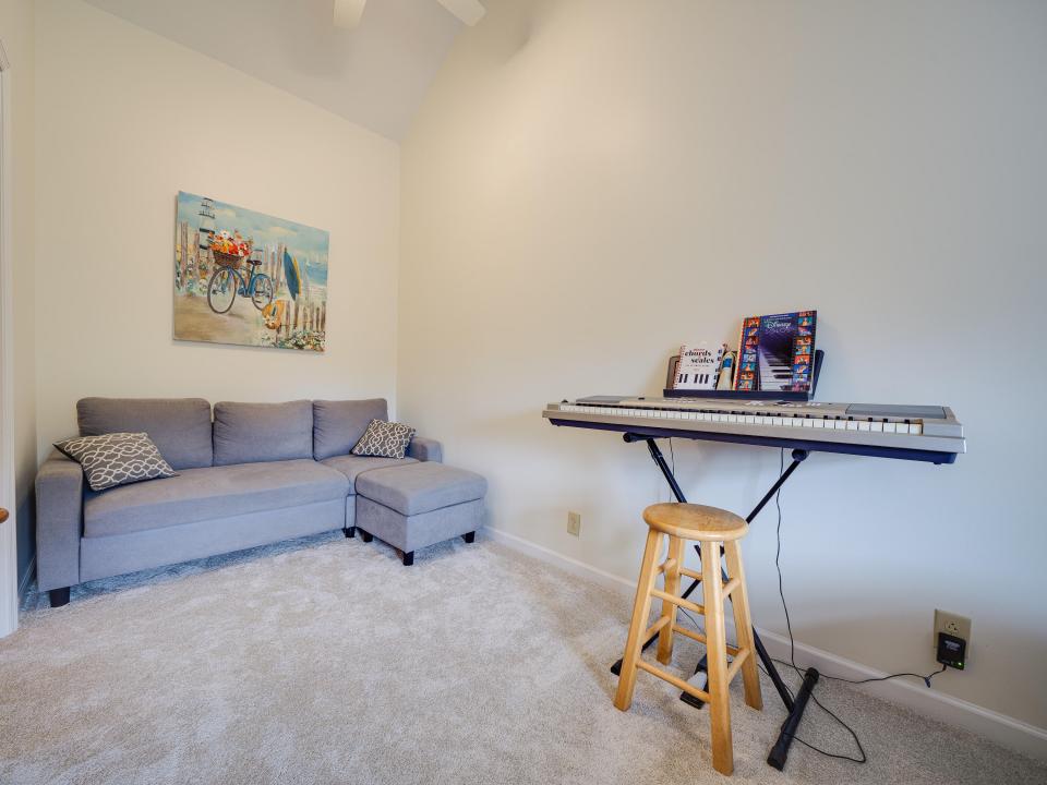 11 N Point Rd-109