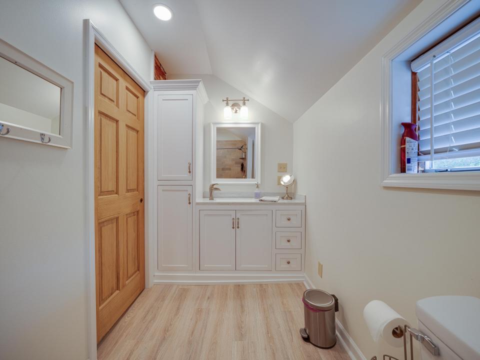 11 N Point Rd-113