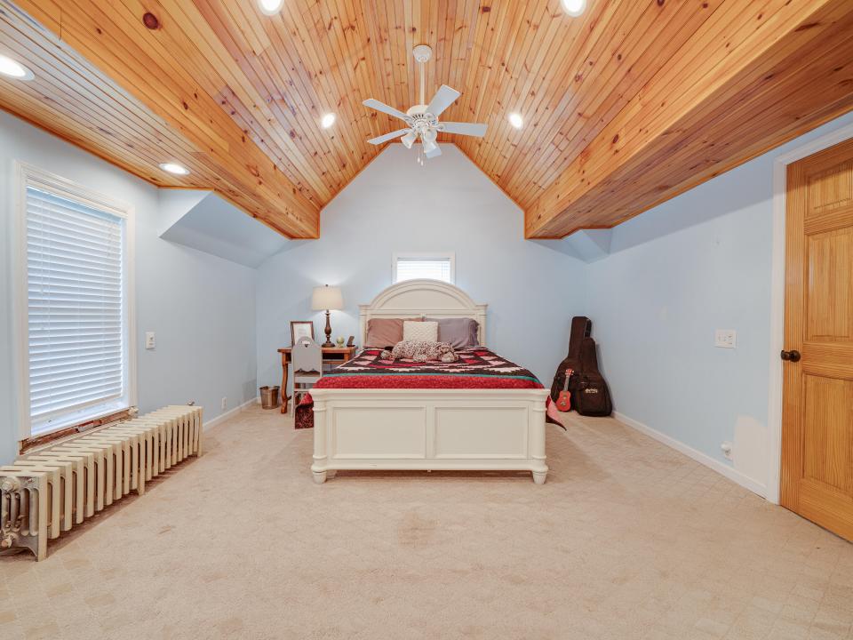 11 N Point Rd-120