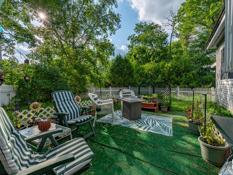 SaranacLakeHomeOnSlater_Yard_Entertainme
