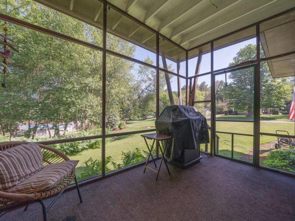 Moeller - 189 RRD - screen porch