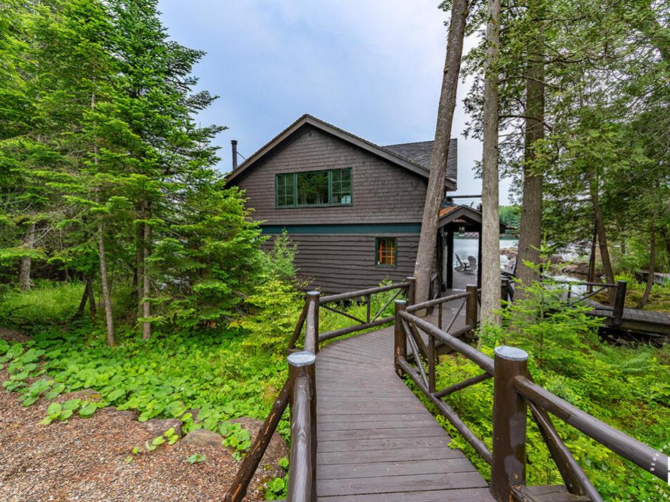 LittleLoj_BH_Exterior