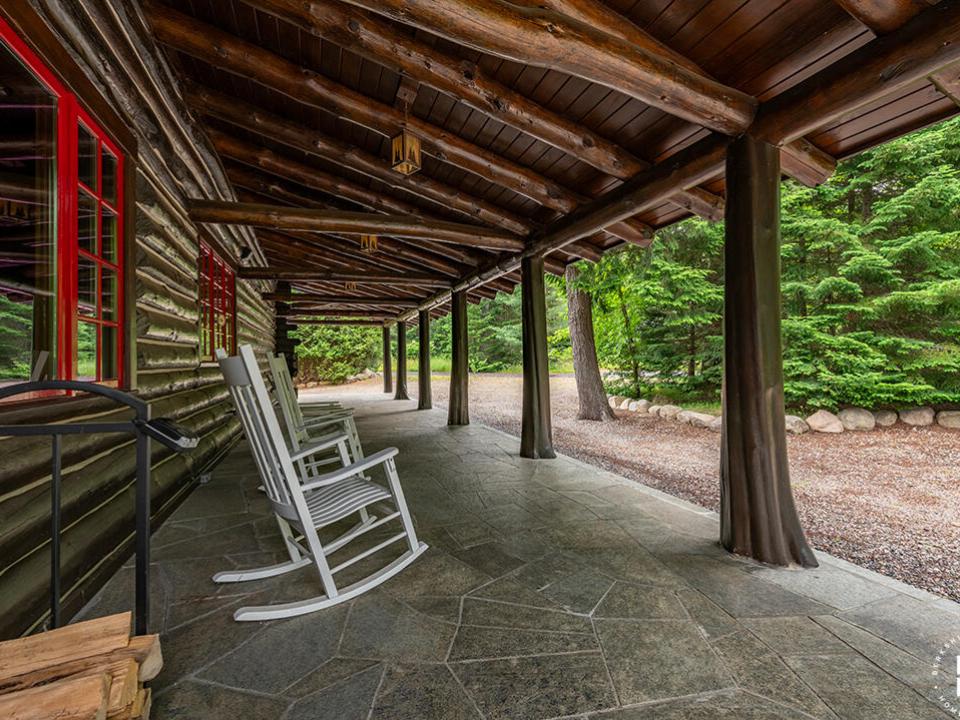 LittleLoj_CoveredPorch