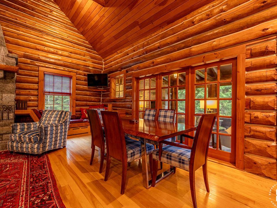 LittleLoj_DiningRoom