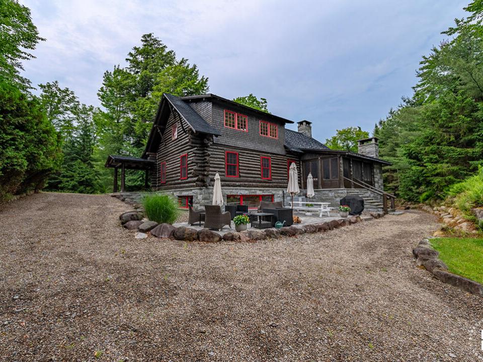 LittleLoj_Exterior_Back