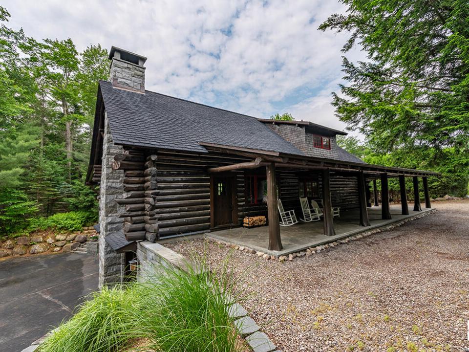 LittleLoj_Exterior_L