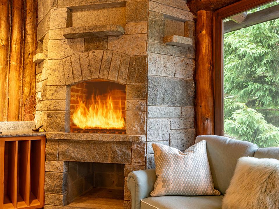 LittleLoj_ScreenedPorch_Fireplace_V