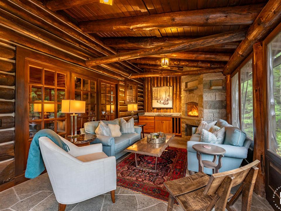 LittleLoj_ScreenedPorch_R