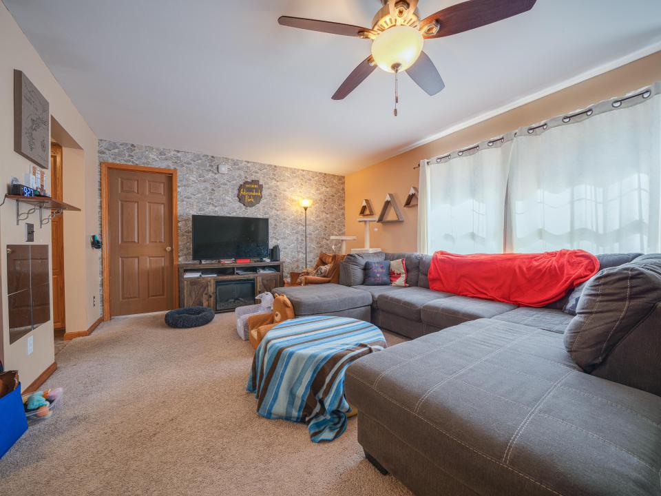 77 Haymeadow Rd-43