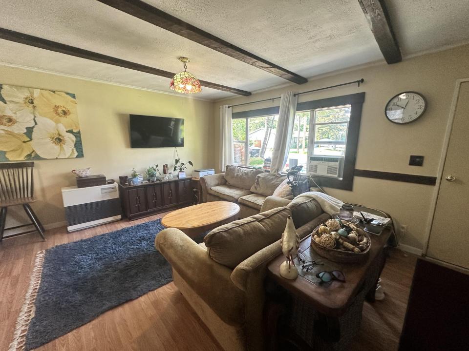 Apartment B Living Room