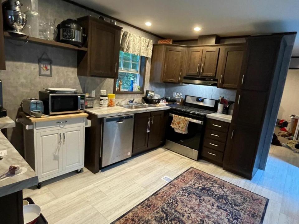 32 Qualty Dr kitchen 2