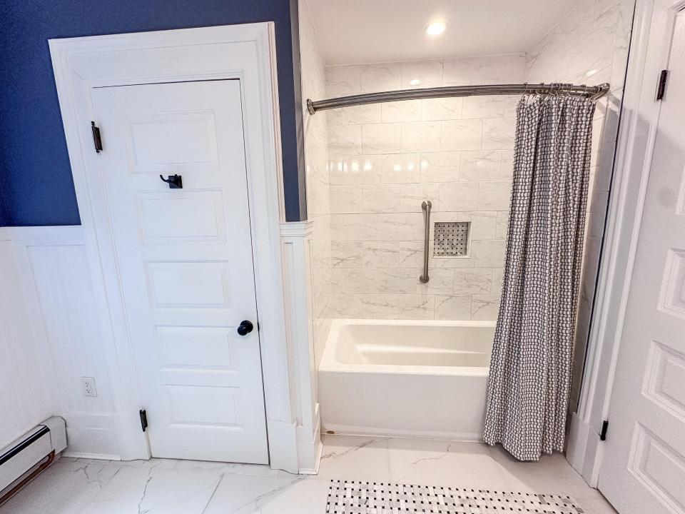 2nd Floor Full Bath 2