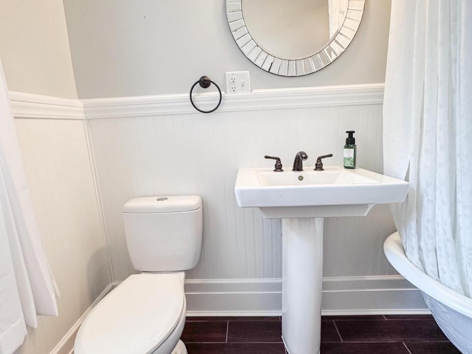 3rd Floor Full Bath 1