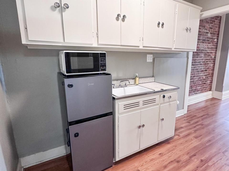 3rd Floor Kitchenette