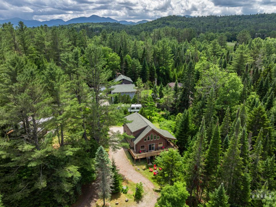 5885-5893 Cascade Rd LP-17