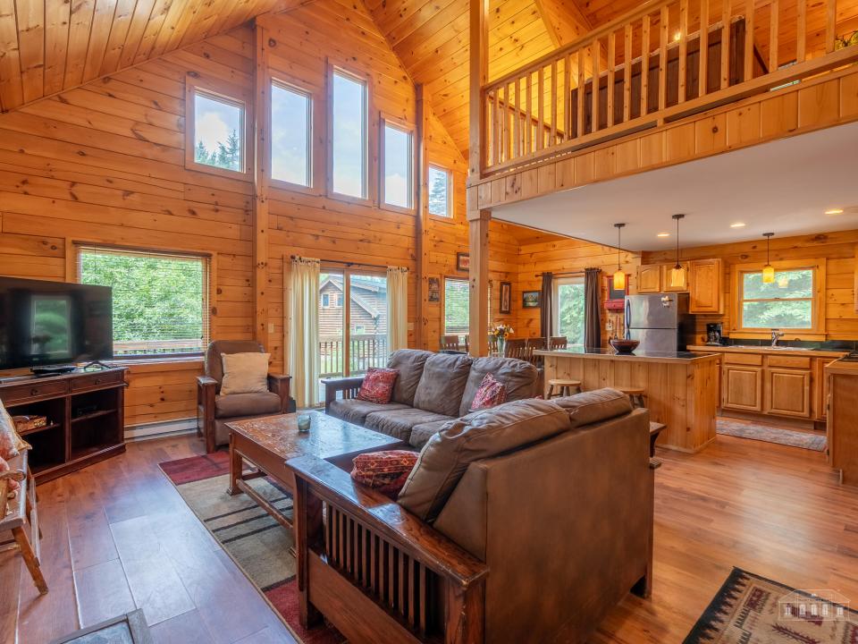 5885-5893 Cascade Rd LP-19