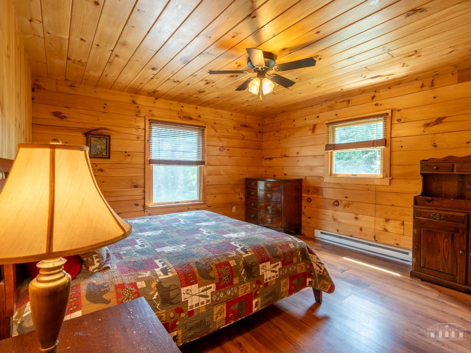 5885-5893 Cascade Rd LP-32