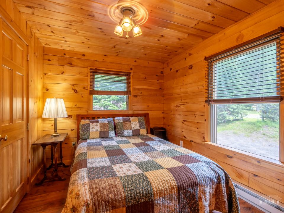 5885-5893 Cascade Rd LP-34