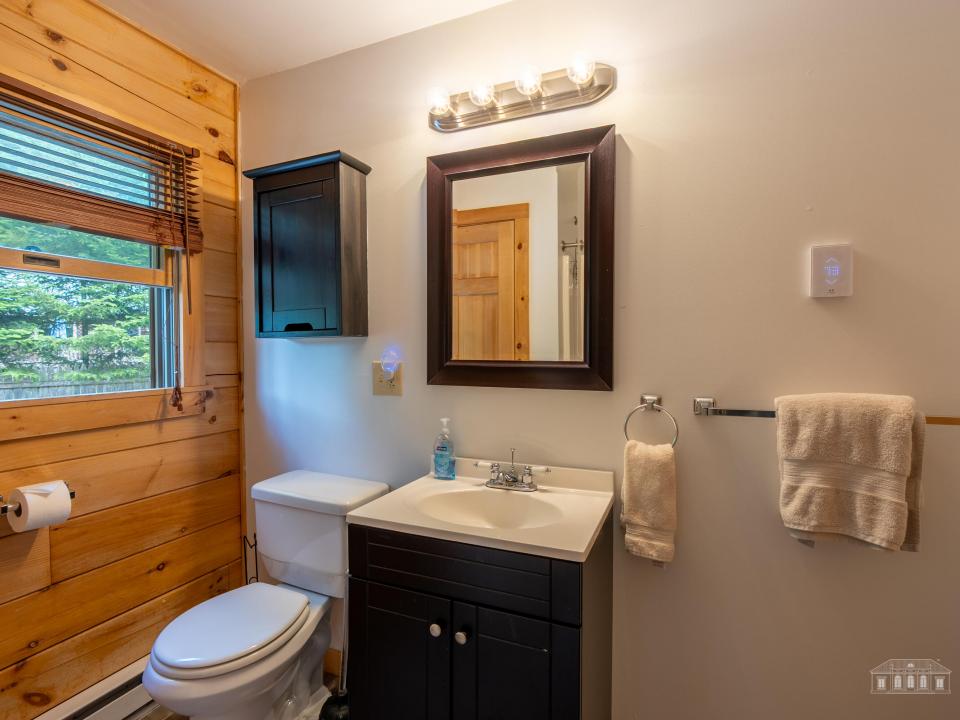 5885-5893 Cascade Rd LP-35