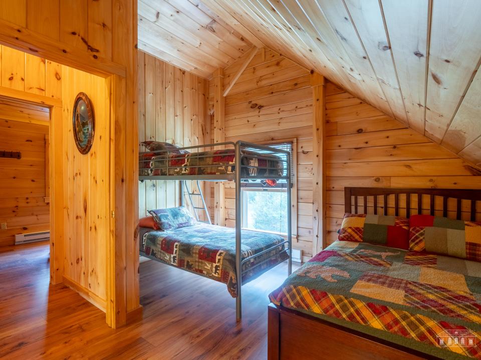 5885-5893 Cascade Rd LP-42