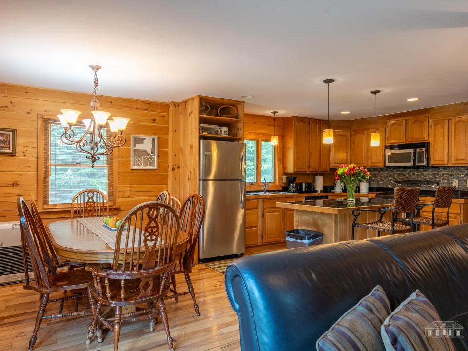 5885-5893 Cascade Rd LP-78