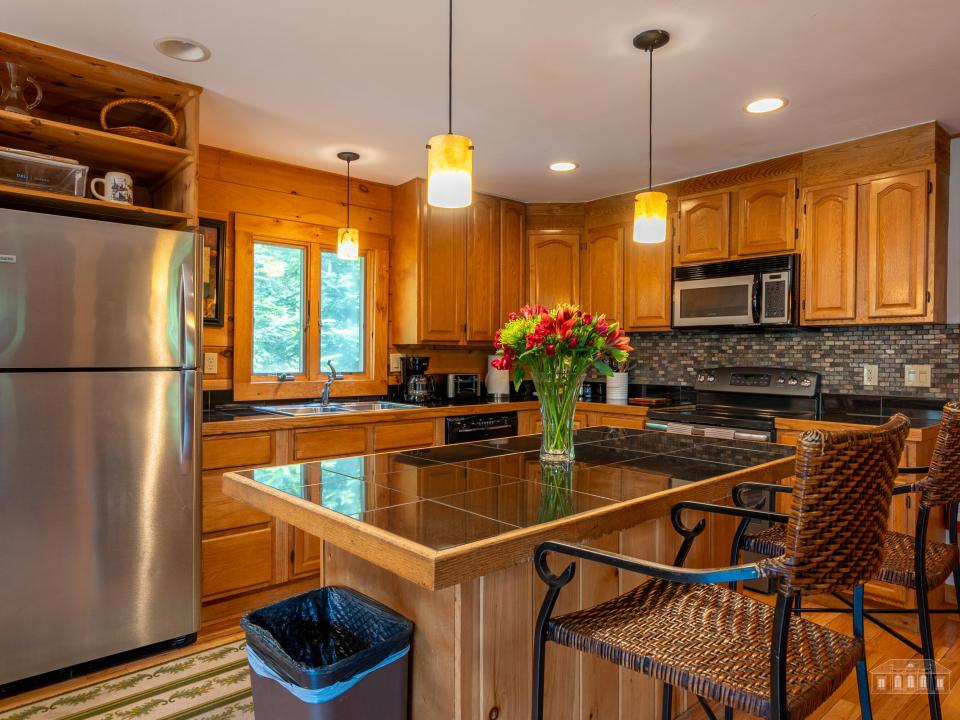 5885-5893 Cascade Rd LP-80