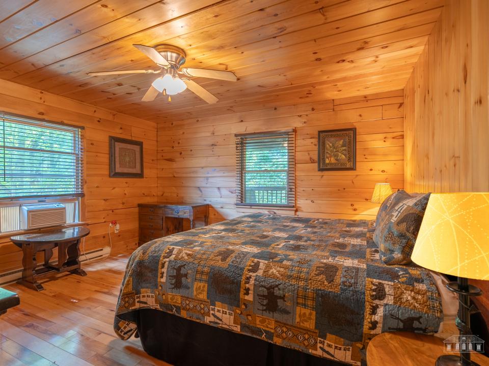 5885-5893 Cascade Rd LP-88