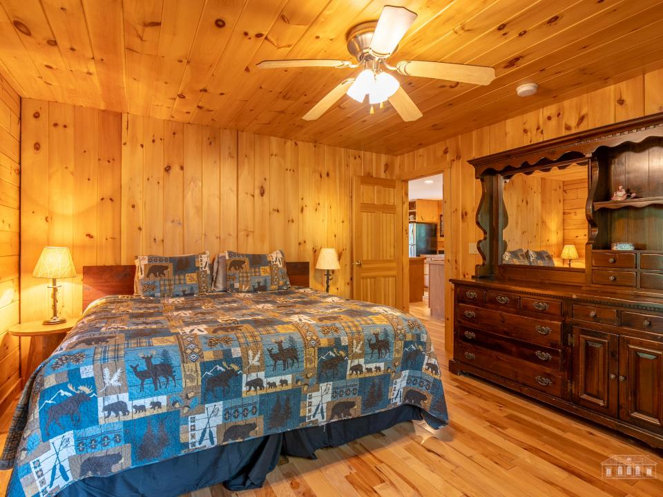 5885-5893 Cascade Rd LP-89