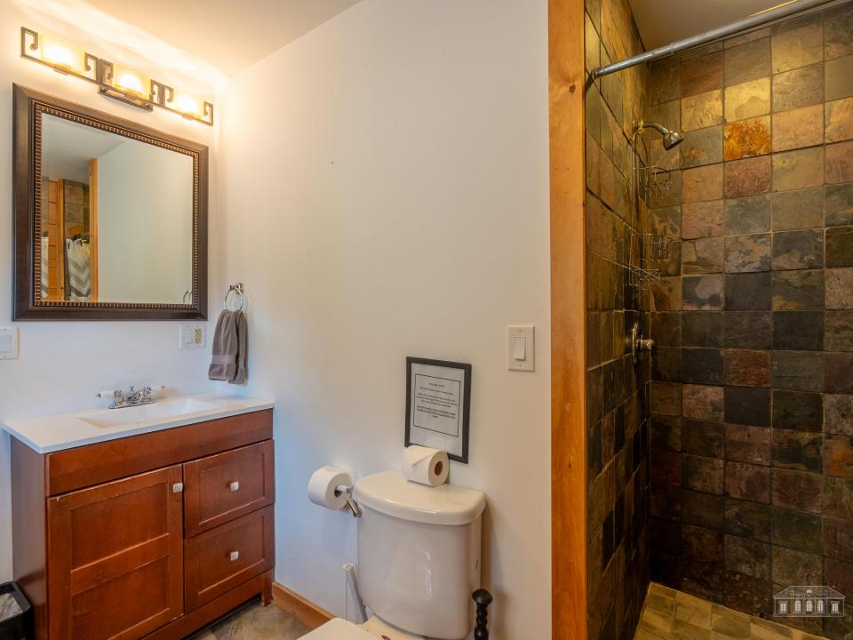 5885-5893 Cascade Rd LP-92